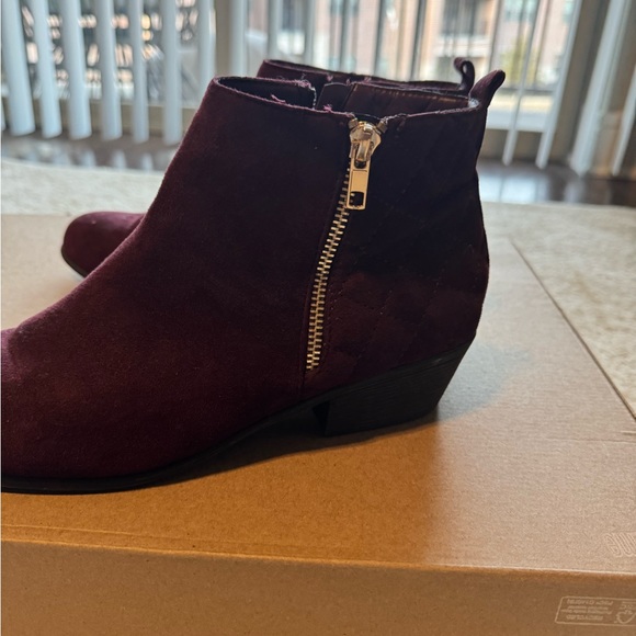 Just fab Red Ankle Suede Booties - Picture 4 of 10